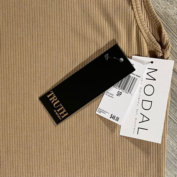 Truth by Republic Sleeveless Basics Blouse NWT - Picture 4 of 4